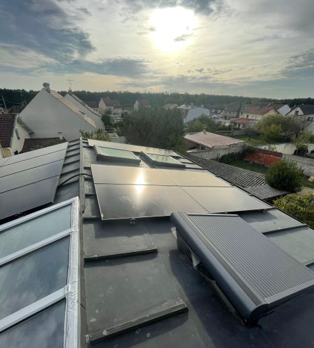 Panneaux photovoltaïques sur toiture ardoise