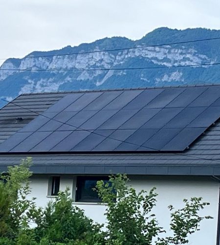 Installation photovoltaïque vue de face